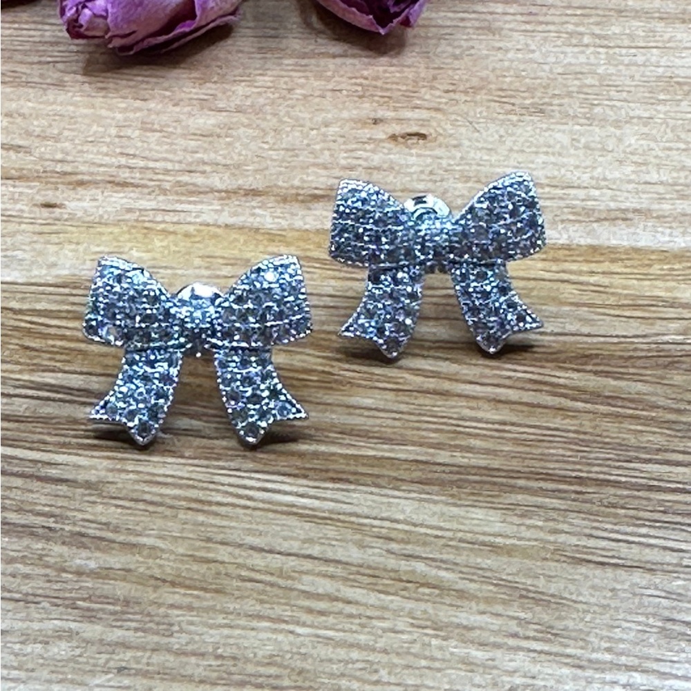 Sparkly crystal bow earrings